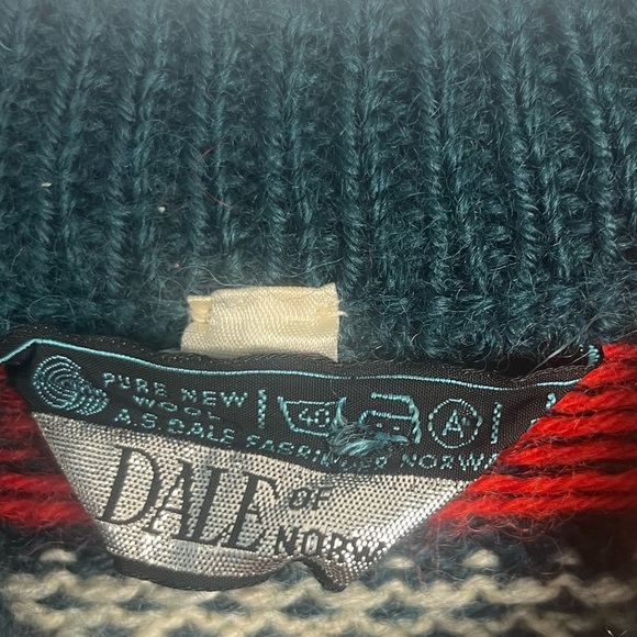 Vintage 90s Dale of Norway Reindeer 100% wool button up cardigan size large - Picture 7 of 9